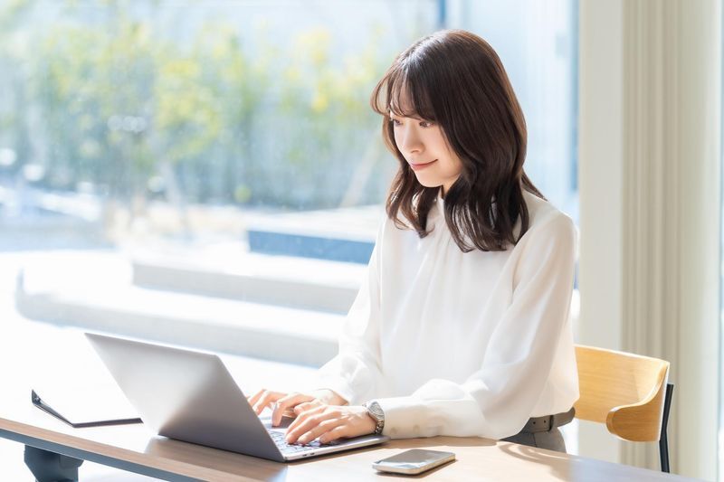 477757285